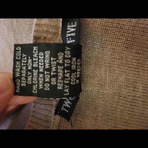 Two Twenty Five large tan front seamed/back zipper lightweight sweater - Picture 4 of 4